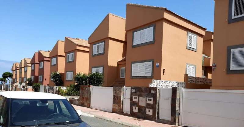 Urbanización de dúplex de Marpequeña afectada por el caso cédulas de habitabilidad/Luis E. Socorro.